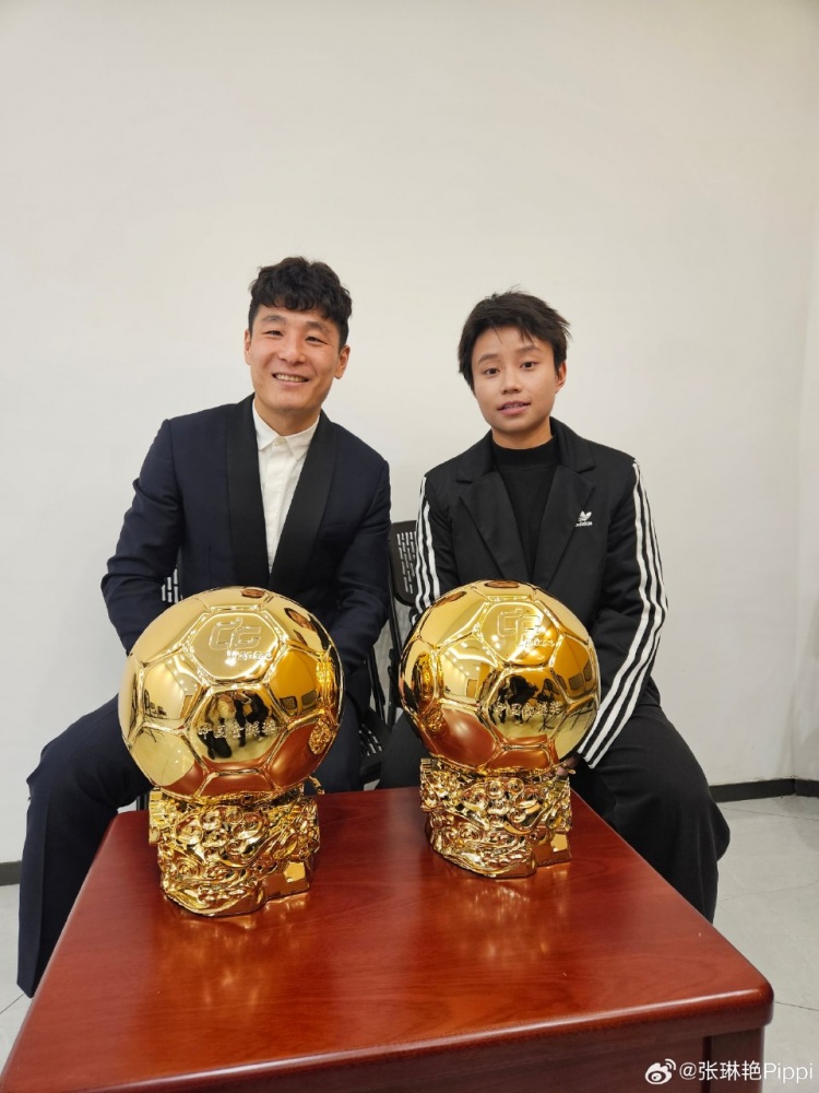  張琳艷社媒曬與武磊合照：感謝、榮幸、幸運，祝磊哥早日康復