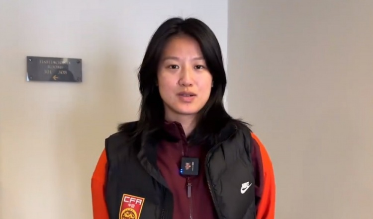  汪琳琳：范迪克是我的偶像和目標，希望變成他那樣全面的中后衛