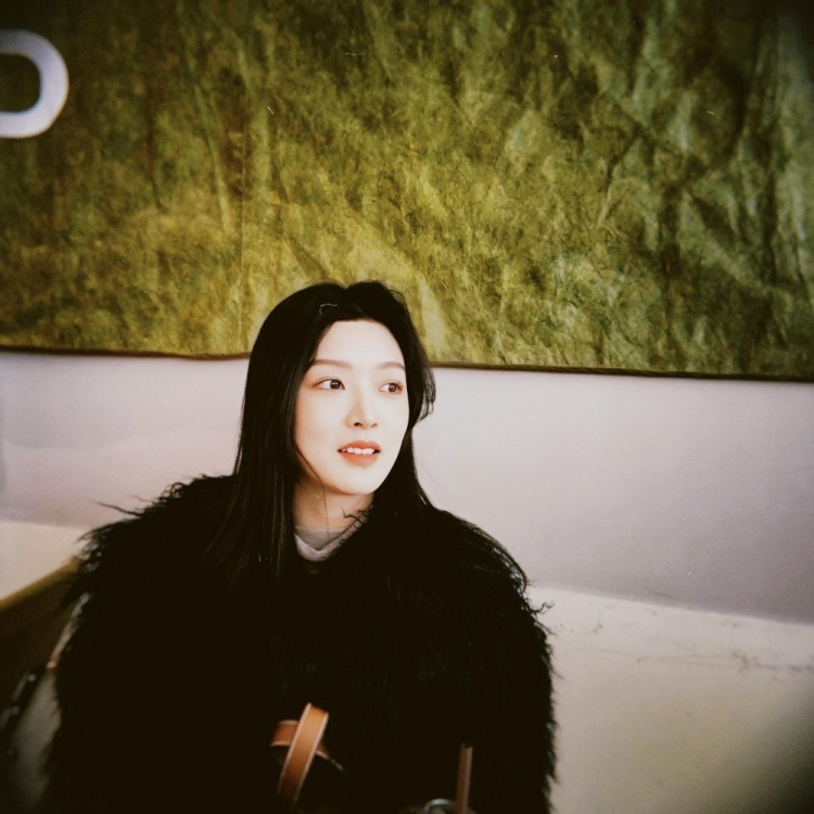  很好看！付豪女友更新社媒曬美照：最近很愛(ài)