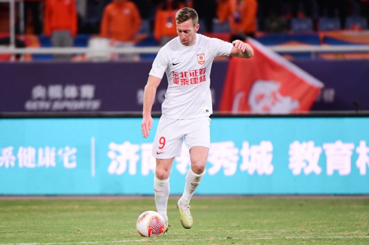  熱身賽：長(cháng)春亞泰2-1青島海牛 貝里奇、奧莫伊胡安弗破門(mén)???