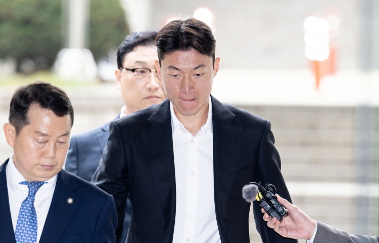  韓國國腳黃義助非法拍攝不雅視頻，一審被判有期徒刑1年緩刑2年！