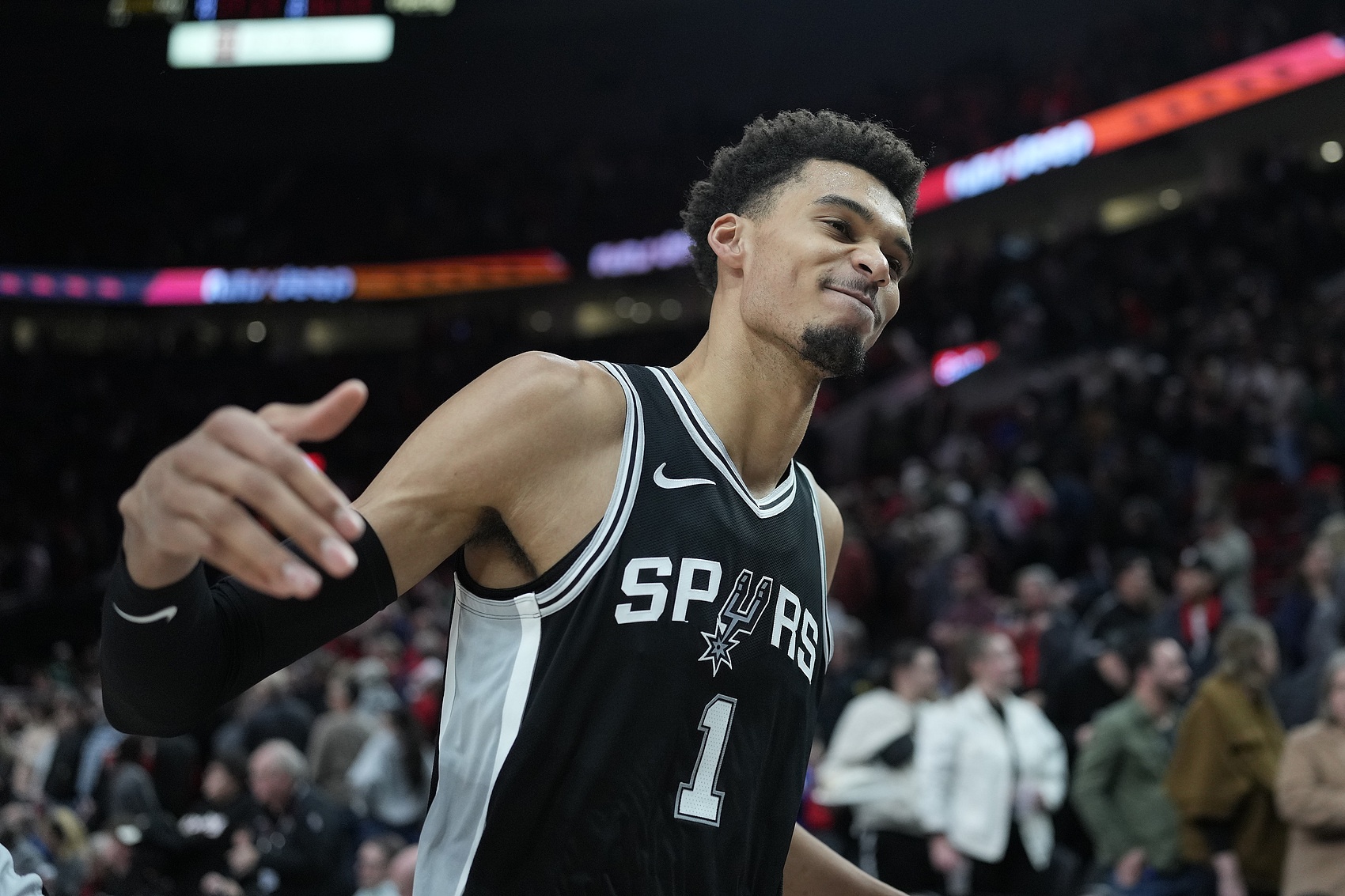  下一個(gè)NBA超級巨星？文班亞馬——身高&技術(shù)與人格魅力的完美結合