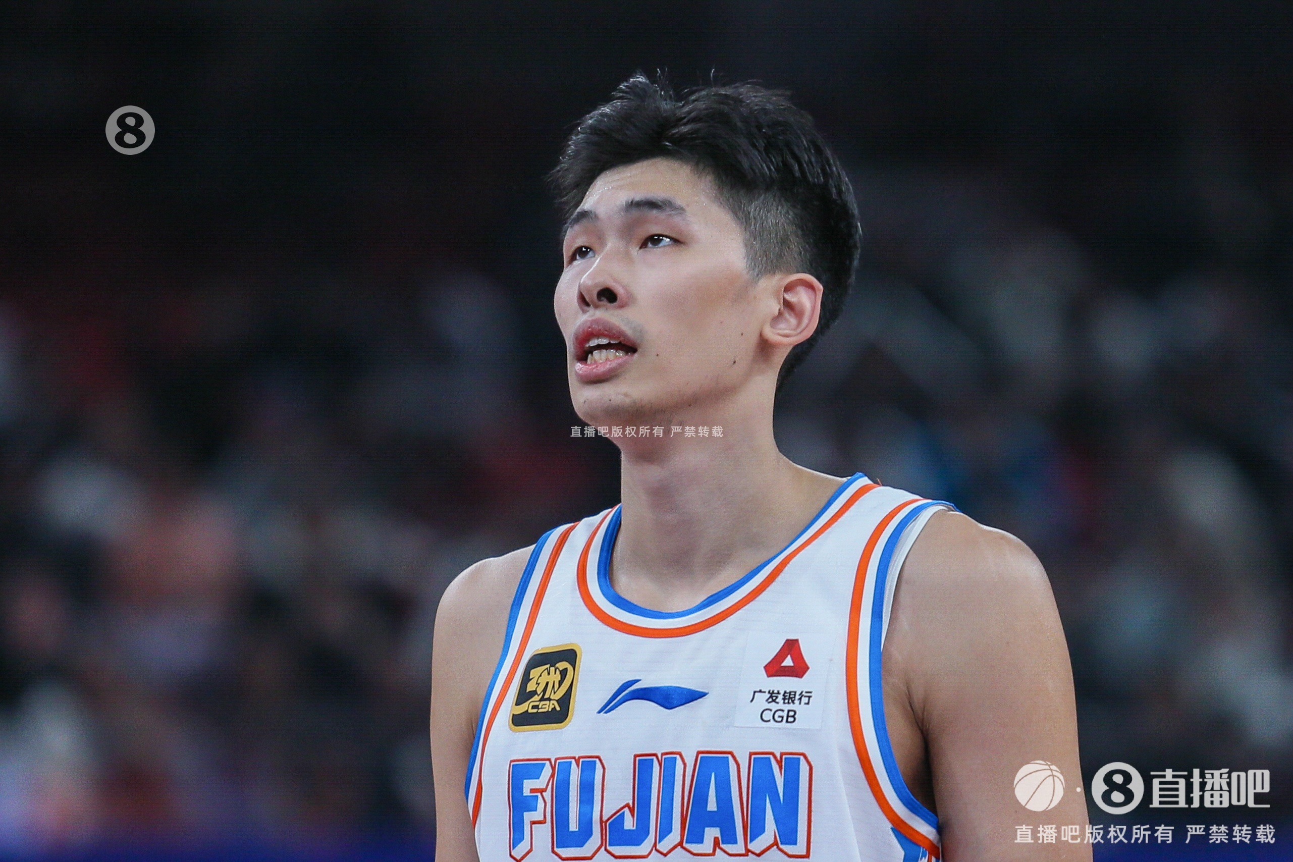  厲害！鄒陽(yáng)出戰42分鐘 13投6中攬下17分19板3斷3帽