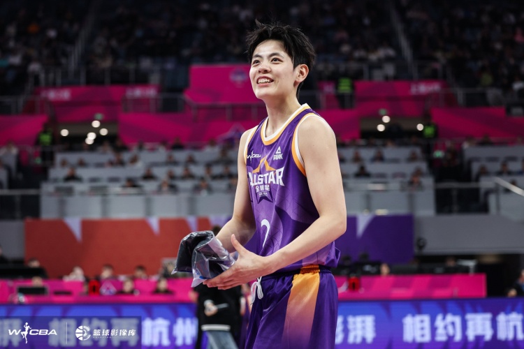  效率很高！楊舒予12中8拿到17分3板 三分2中1